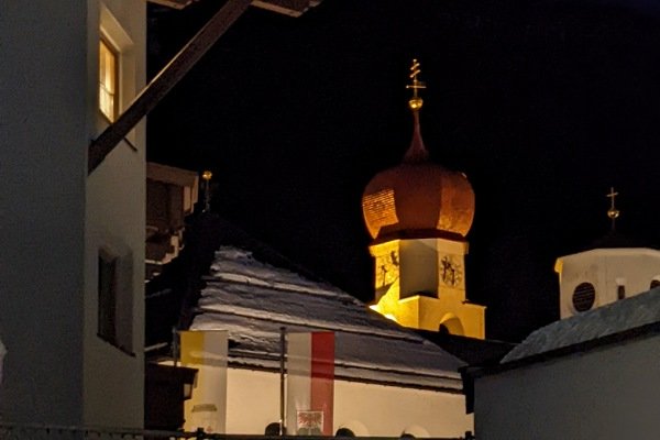 Kirche bei Nacht