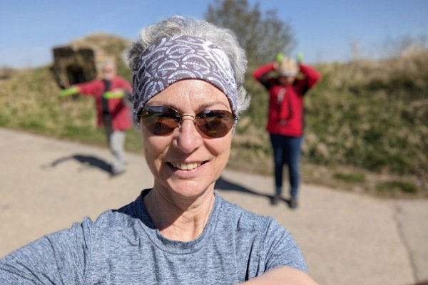 Menschen im Freien beim smoveyWALKING